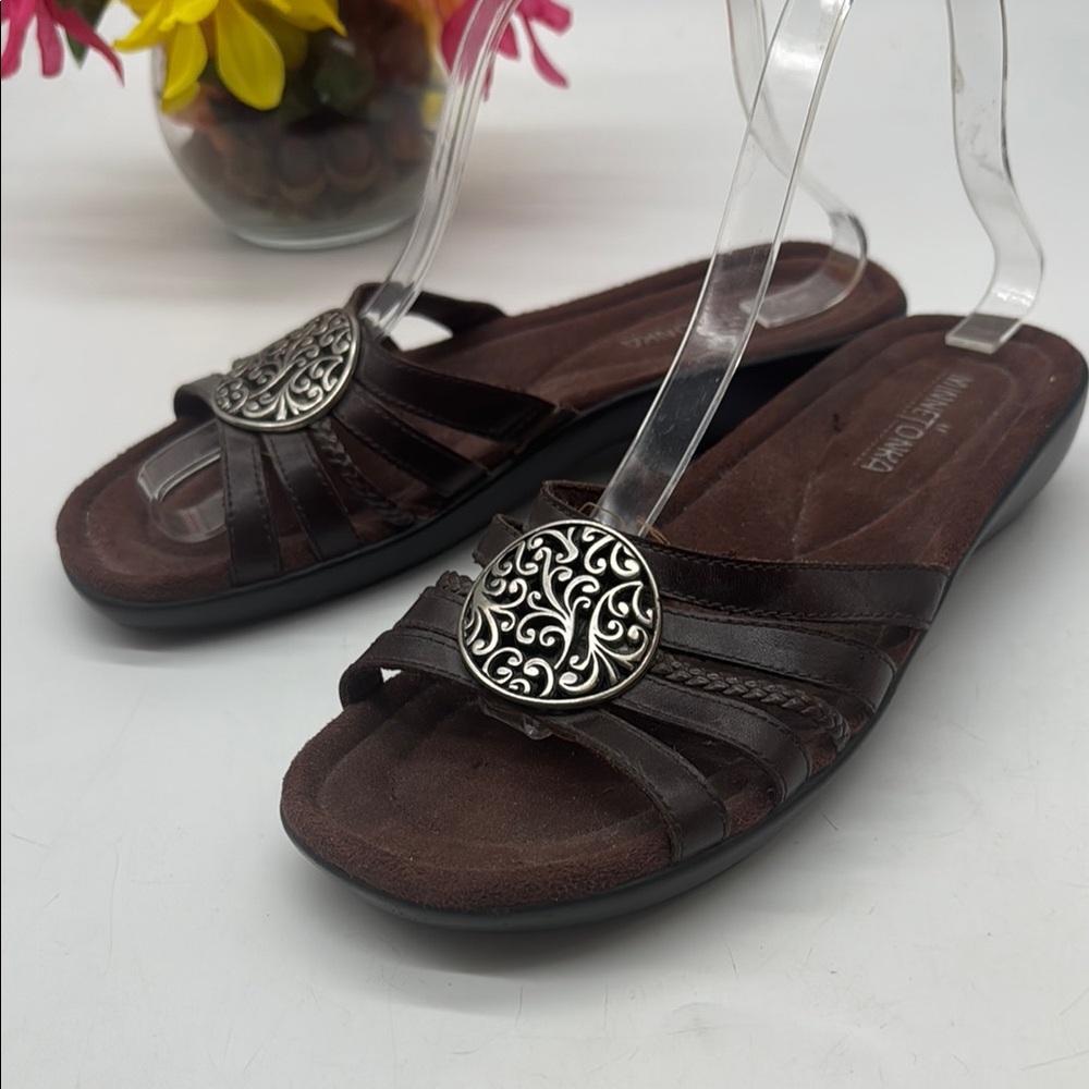 Minnetonka Dark Brown Sandals with Silver Ornament Size 9 MCS9102E